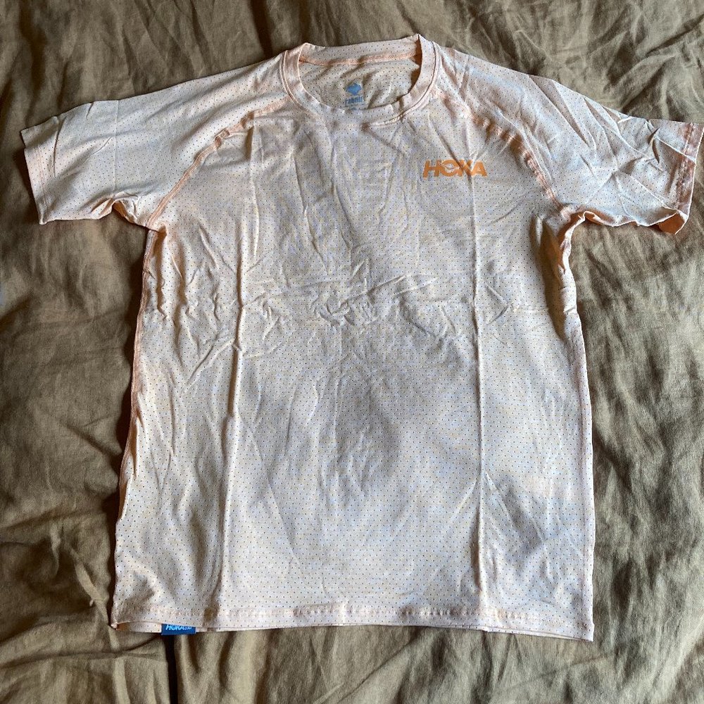 HOKA/rabbit EZ Tee Perf, Men's Medium, Orange
